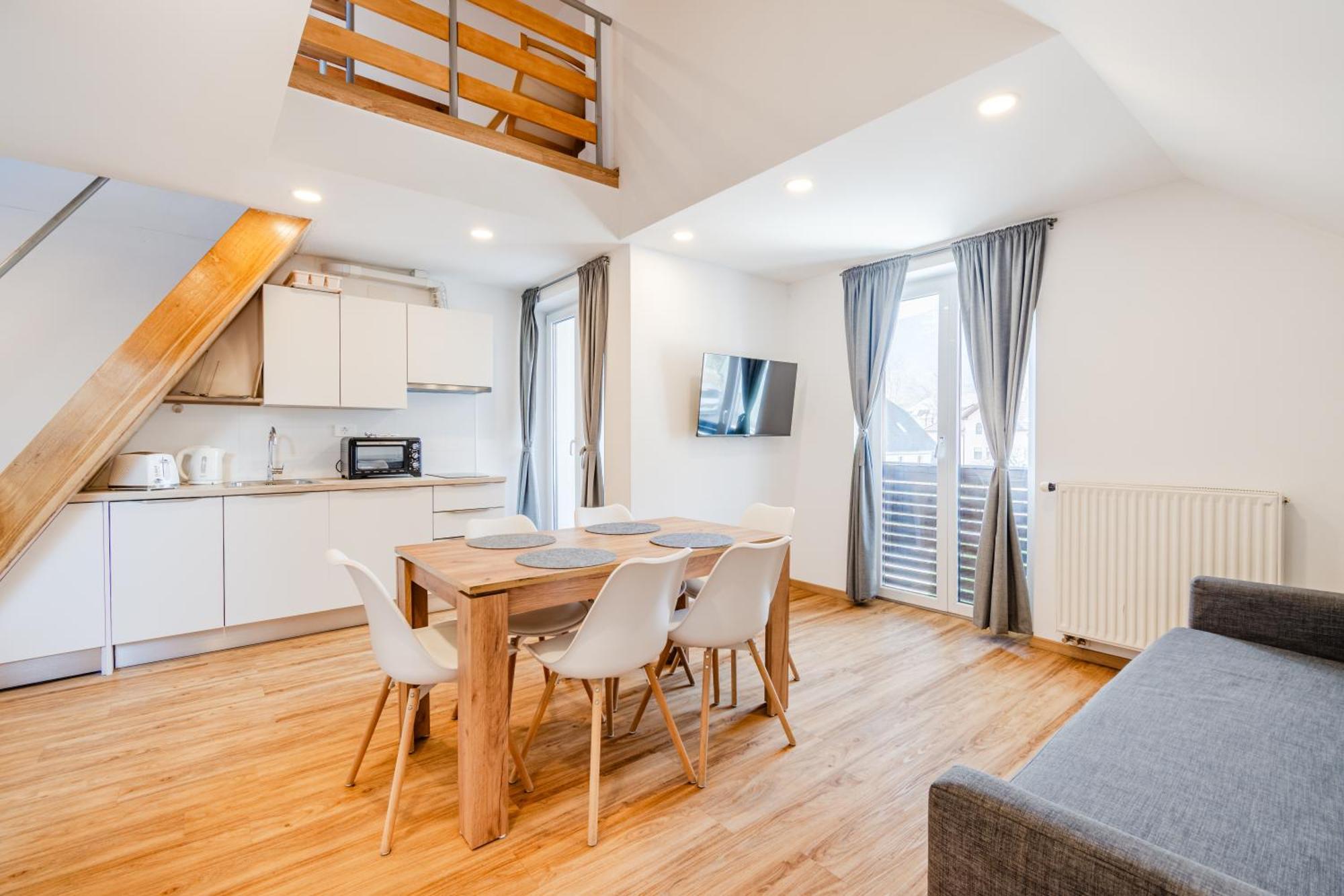 Apartments Skok With Rafting And Free Parking โบเว็ก ภายนอก รูปภาพ