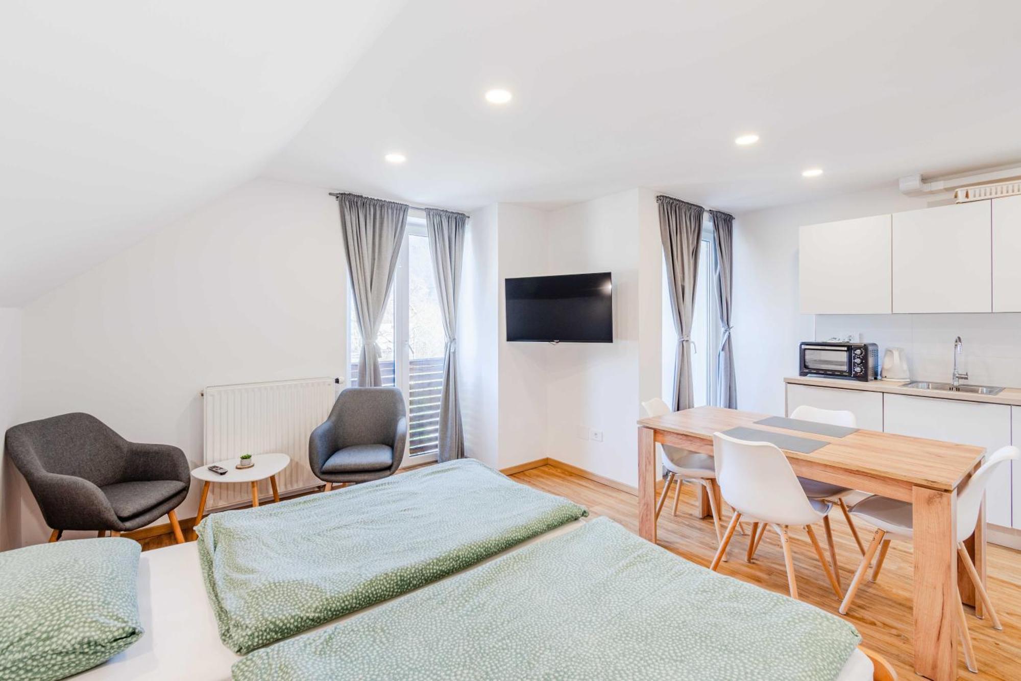 Apartments Skok With Rafting And Free Parking โบเว็ก ภายนอก รูปภาพ