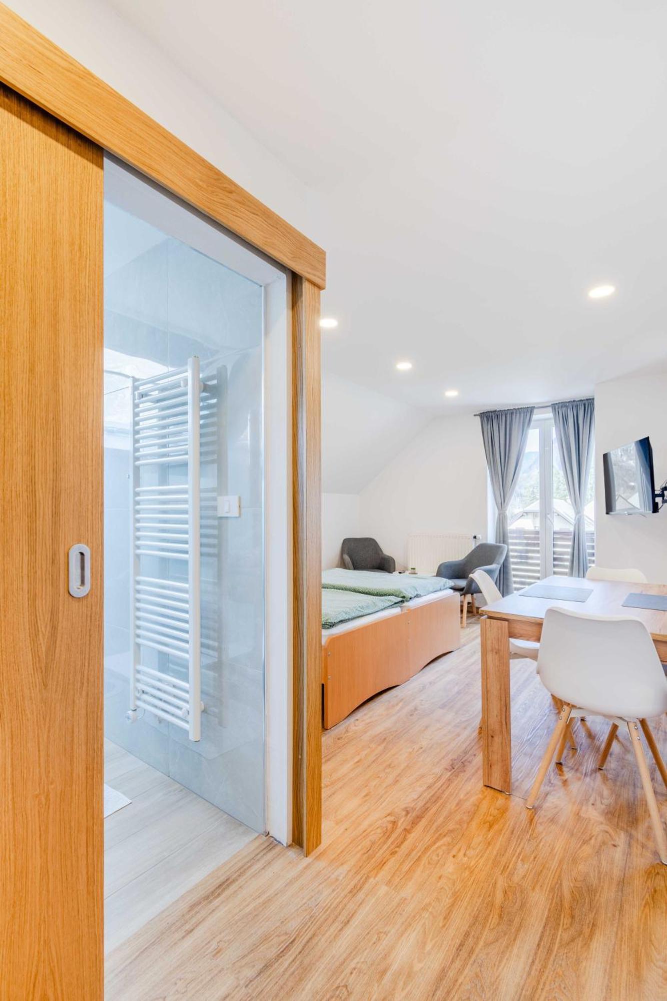 Apartments Skok With Rafting And Free Parking โบเว็ก ภายนอก รูปภาพ